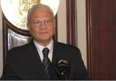 عاطف حلمى وزير الاتصالات وتكنولوجيا المعلومات